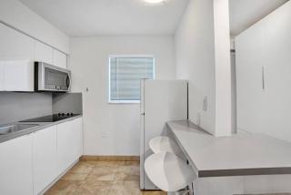 Waves Beach Town Spacious Studio Apartment For 4 People - Pompano Beach - 0