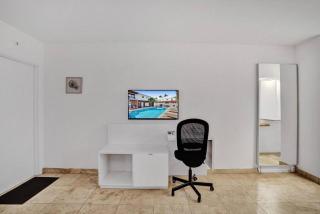 Waves Beach Town Spacious Studio Apartment For 4 People - Pompano Beach - 6