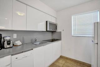Waves Beach Town Spacious Studio Apartment For 4 People - Pompano Beach - 1