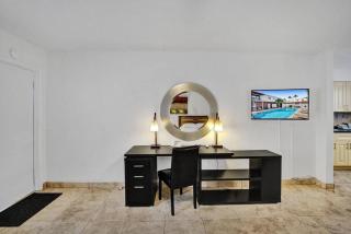 Waves Beach Town Spacious Studio Apartment For 4 People - Pompano Beach - 3
