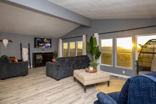 Magnificent & tranquil home, Mountain Views , 8 mins to casinos & river, Fire pit, BBQ - Bullhead City - 7