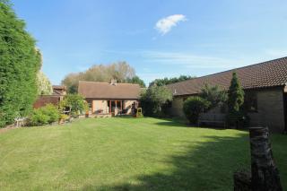 Highfields Holidays bed & breakfast - Peterborough - 1