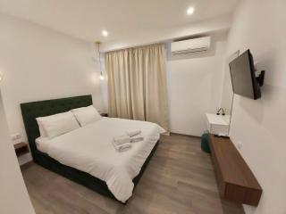 Real City Suites Syntagma - Atene - 0