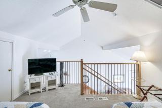Osage Beach Condo Boat Slip and Pool Access! - Osage Beach - 2