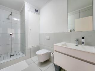 Pool, Gym, self check-in,Parking - 4