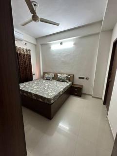 Brand new Entire 2BHK Apartment with WFH space. - Ahmedabad - 2