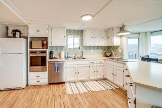 Cozy Grand Coulee Home with Deck and Views! - 3