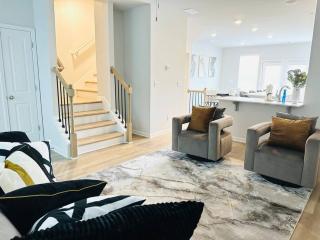 Luxury Townhome in Fayetteville - Fayetteville - 0