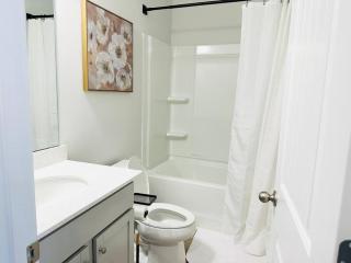Luxury Townhome in Fayetteville - Fayetteville - 2