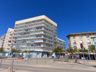 Bel Apt 2 Chambres en Front de Mer + Terrasse et Garage Privé - FR-1-323-324 - 6