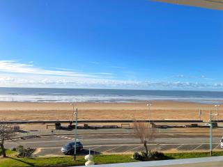 Appartement 2 chambres spacieux avec parking privé, pour 6 personnes face à la mer - FR-1-323-333 - 8