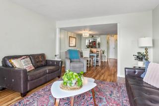 Harbor Island E204 - 3