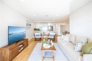 The Shoal, 508, Bullecourt St - stunning views, air con, lift and Wi-Fi - Shoal Bay - 3