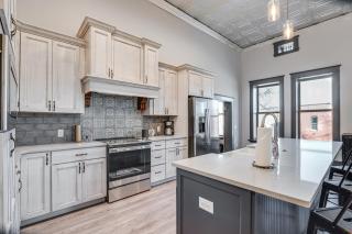 Florence Vacation Rental with Rooftop Deck! - Canon City - 3