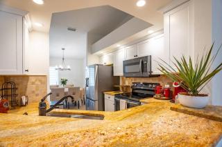 Condo in Naples Near Mercato and Close to Vanderbilt Beach - Naples - 3
