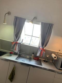 STUDIO CŒUR VIEUX PARIS. Pied du métro.Tout équipé - París - 3
