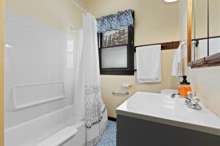 Downtown Gillett Bungalow, Fireplace, 3B, Historic - - 9