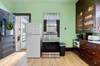 Downtown Gillett Bungalow, Fireplace, 3B, Historic - - 2