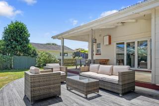 Sunlit Retreat - Te Horo Beach Holiday Home - 0