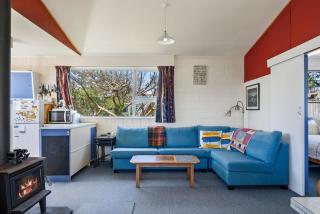 Sunlit Retreat - Te Horo Beach Holiday Home - 4