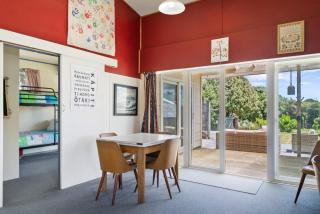 Sunlit Retreat - Te Horo Beach Holiday Home - Otaki - 2