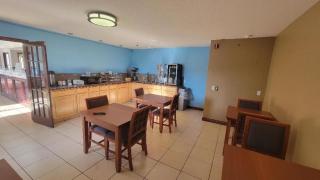 Royal Inn Suites - Huntington - 6