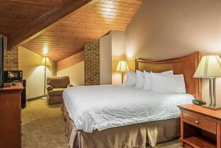 Royal Inn Suites - Huntington - 0