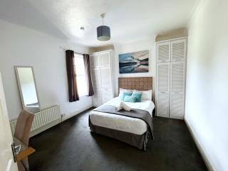 Newly Refurbished 2 Bedroom Flat - Long stays AVL - Norbury - 2