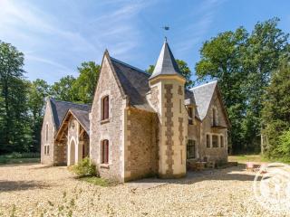 Maison ancienne rénovée avec jardin, animaux admis, parking - près de Baugé - FR-1-622-58 - Baugé-en-Anjou - 0