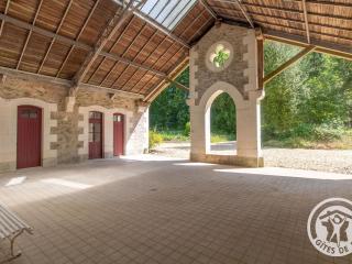 Maison ancienne rénovée avec jardin, animaux admis, parking - près de Baugé - FR-1-622-58 - 1