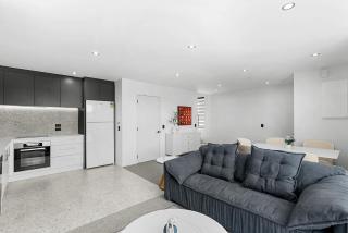 CBD Contemporary Comfort Townhouse 2 Bed 2Bath - Christchurch - 8