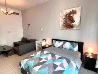Huge Room in Al Barsha 1 Near Mashreq Metro - Dubai - 4