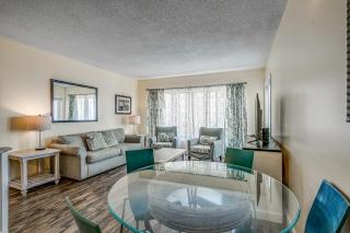 Spacious 1BR Oceanview Condo, Full Kitchen, 4ppl - 0