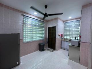 Bayu Homes(Cozy 4 BedRoom SemiD in KT City Center) - 5