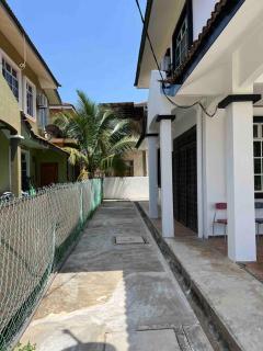 Bayu Homes(Cozy 4 BedRoom SemiD in KT City Center) - Kuala Terengganu - 1