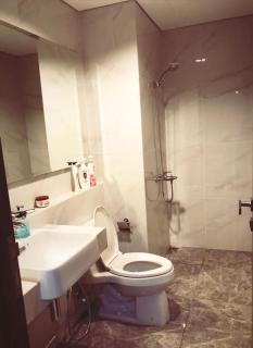 Large Comfortable Bedroom in Alam Sutera Tangerang - Kampungklapa - 4