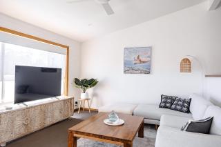 Buckland Beach House - Mollymook - 3