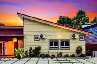 Hidden 4BR Cottage House Retreats (Free Parking) - Butterworth - 6