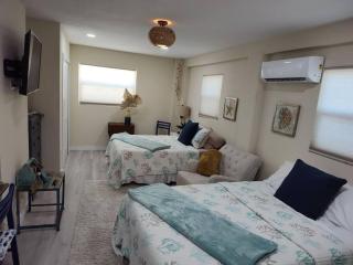 Completely Renovated! Half Duplex 1mile to Beach - Nokomis - 0