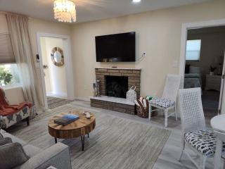 Completely Renovated! Half Duplex 1mile to Beach - Nokomis - 1