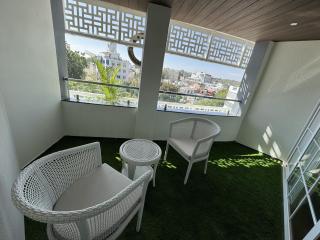 Sky Suites By The Lazy Host - Udaipur - 1