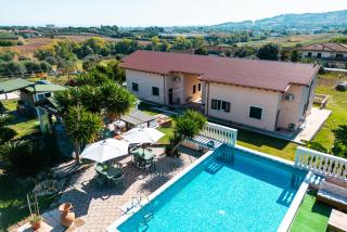 Residence & Glamping IL Villaggio del Re - Corropoli - 0