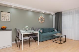 Cozy Apartment with Balcony in Central Gdańsk Długie Ogrody by Noclegi Renters - Gdańsk - 0