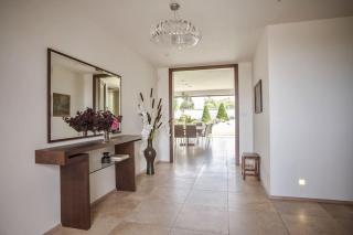 Luxury villa near Prague with pool and tennis court - Čestlice - 2