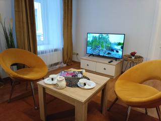 Old Town Sunny Bee Apartment Prime Location - Riga - 4