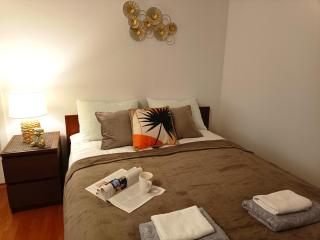 Old Town Sunny Bee Apartment Prime Location - 2