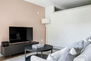 Bellevue jr 1br w lounge gym nr coffee shops SEA-612 - 9