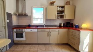 Dans le centre du village de La Couarde, charmante ville de plain pied - 8