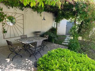 The Willow Tree - Le Thor - 8