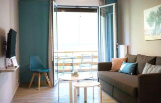 Chic and Minimal apartment close to Thissio Metro - 3